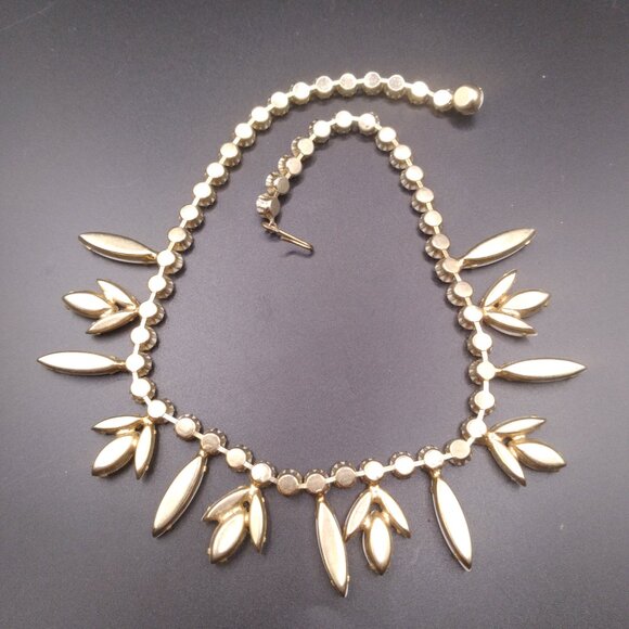 Vintage Milk White Glass Necklace - Picture 3 of 4